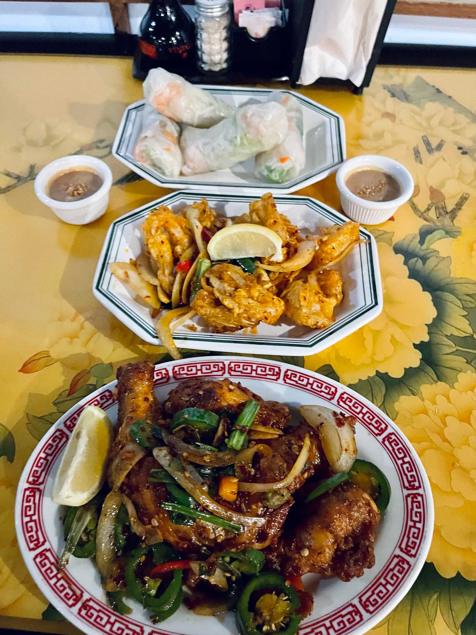 Springrolls,Calamari,Spicy Chicken Wings
